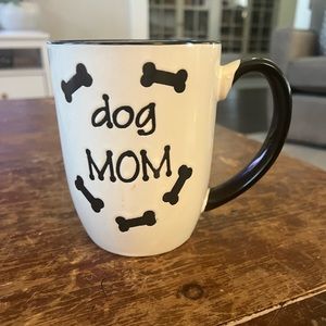 Super cute cup ☕️ Dog Mom!!! Large fill up too!